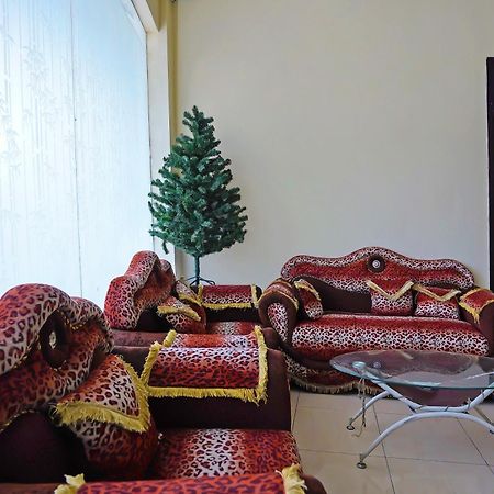 סוראבאיה Oyo Life 511 Grace Residence מראה חיצוני תמונה