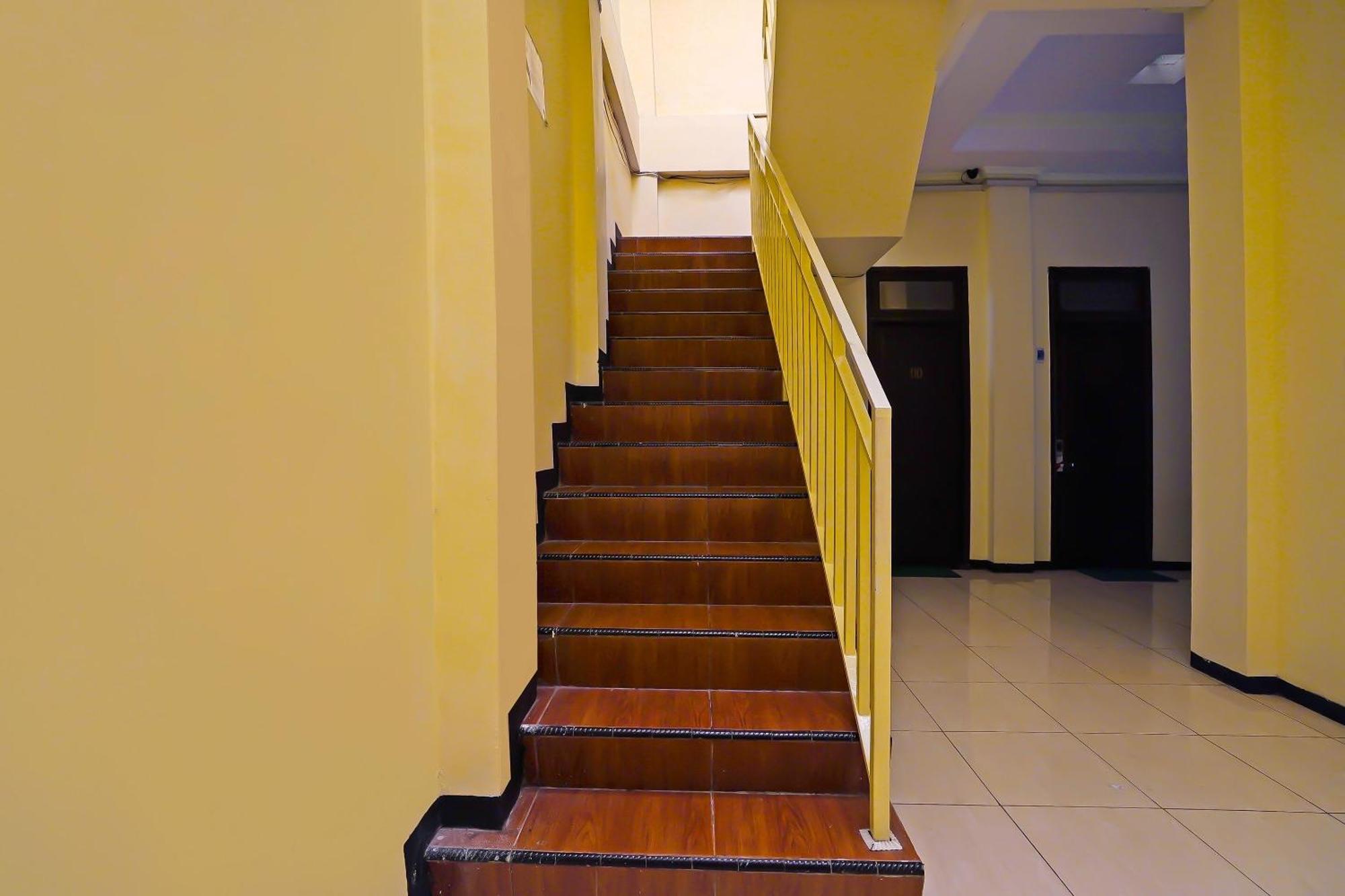 סוראבאיה Oyo Life 511 Grace Residence מראה חיצוני תמונה