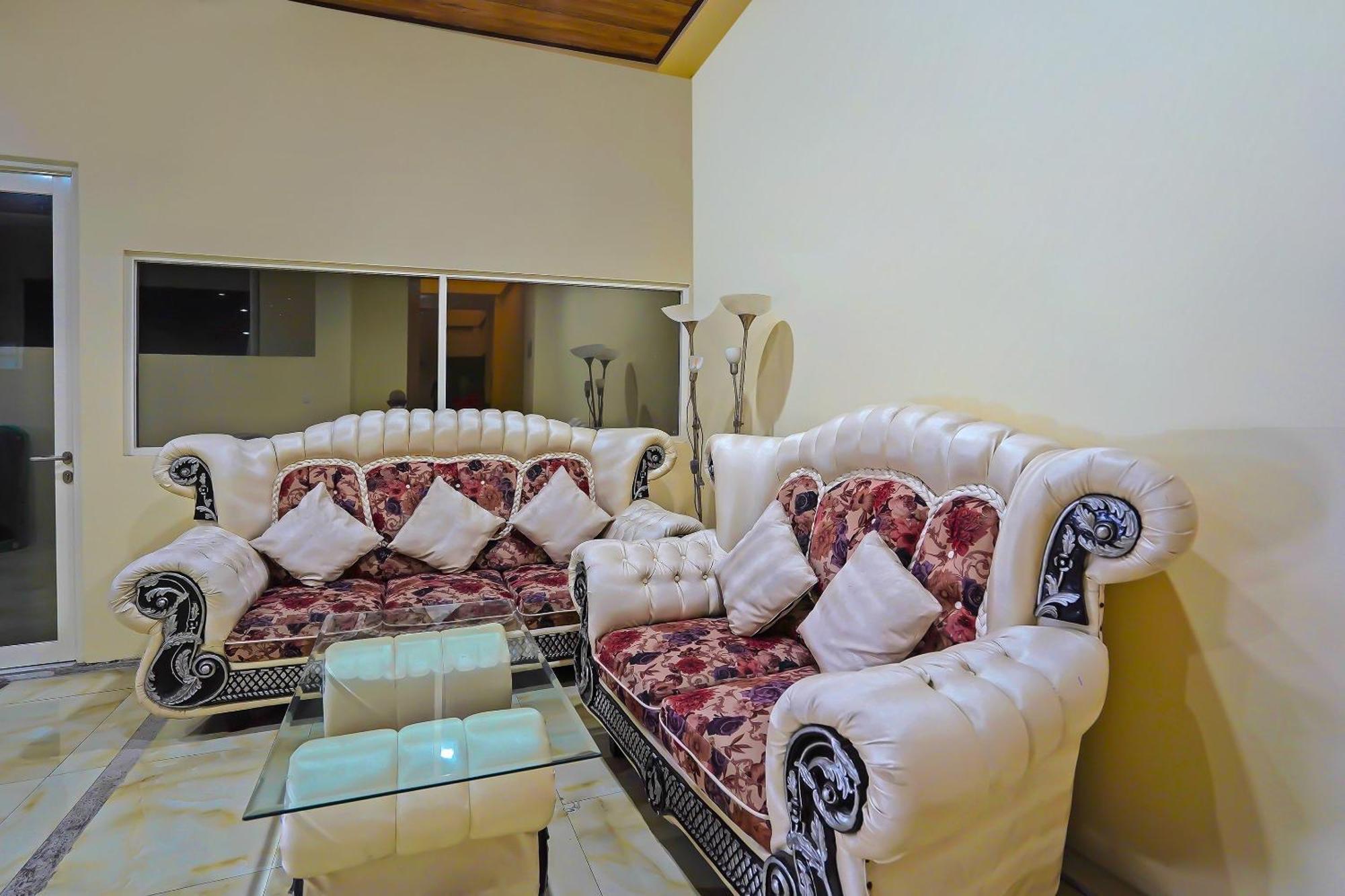 סוראבאיה Oyo Life 511 Grace Residence מראה חיצוני תמונה