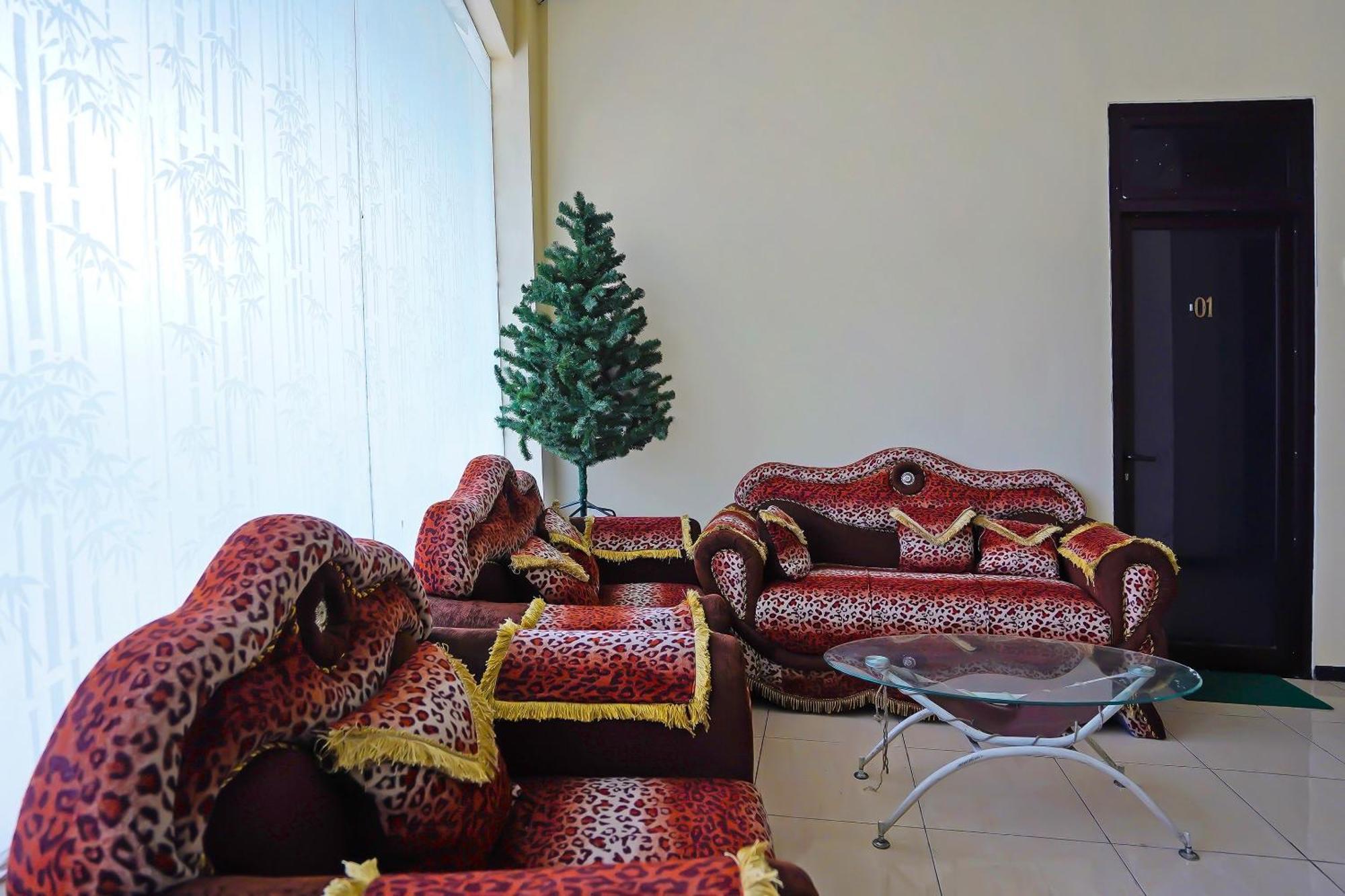 סוראבאיה Oyo Life 511 Grace Residence מראה חיצוני תמונה